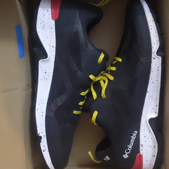 Men's Columbia Vitesse OutDry Size 12 Black/Bright Red w Yellow/Red Laces - Picture 9 of 9